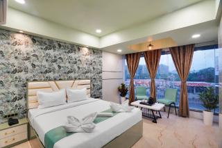 Hotel Regal Heaven - 1