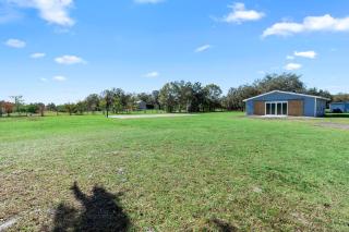 Spacious 5-Bedrooms Contemporary Ranch with fitness room, Wifi, pool table - - 6