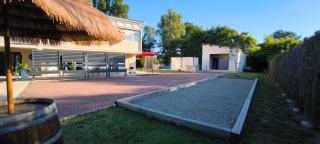 Logement cosy, piscine, terrain de pétanque, vélos, entre centre ville et lac - Parentis-en-Born - 1