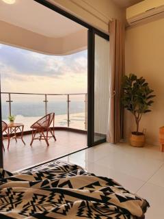 Country Garden Danga Bay By Minshuku - 0