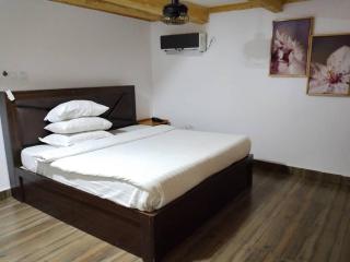Taverna Lounge & Boutique Hotel - 2