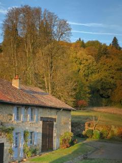 Domaine de Montmery sa piscine son jardin ses espaces - 1