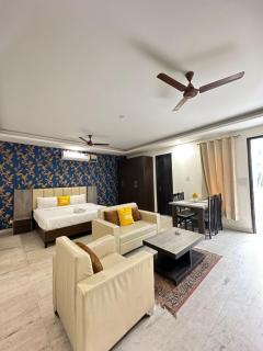 Lime Tree Service Apartment Golf Course Road, Gurgaon - Gurgaon - 3