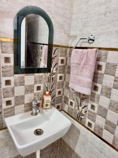 Anjaneya Guest House - Ayodhya - 1