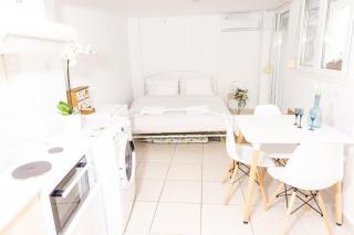 Dimitra's cosy studio in old town with backyard - Tessalónica - 9