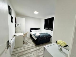 1 Bed Brand New Apartment in MK - Great Linford - 0