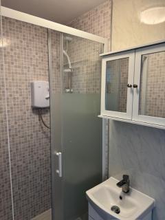 1 Bed Brand New Apartment in MK - Great Linford - 6