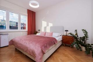 Old Town Velvet Retreat - Style and Comfort - Bratislava - 0
