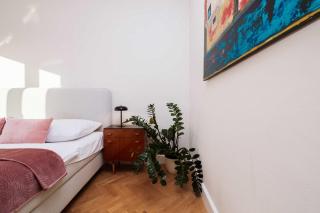 Old Town Velvet Retreat - Style and Comfort - Bratislava - 7