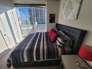 Luxury Apartment with Rooftop Pool - 7