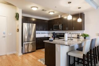 Luxury Apartment with Rooftop Pool - Atlanta - 1