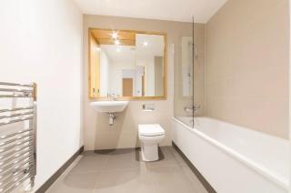 Stylish 1-Bedroom Apartment Near Canary Wharf, O2 Arena & ExCel - Excellent Transport Links - Londra - 3