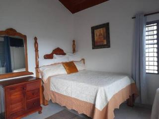 Studio Apt, Lolas on the Beach - Whitehouse - 0