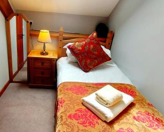 Cader Mountain View Cottage with Hot Tub in Snowdonia - Dolgellau - 3