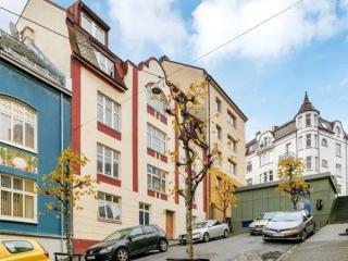 Bright Modern Apartment - Prime Location - 9