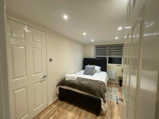 The Cosy Cottage, Old Soles bridge Lane - Chorleywood - 5