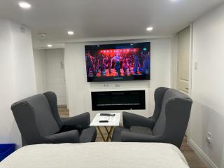 Pvt Studio Near Waterloo Airport & Minutes to Downtown - 6