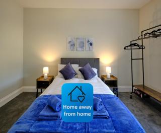 F4 Contractor & Team Flat - 4 Separate Beds - Van Parking & 1GB WiFi - 8