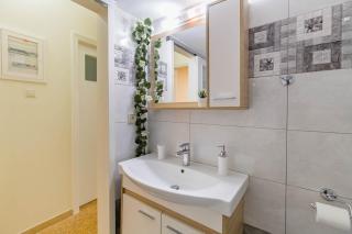 Cozy family apt near Zeus temple and Acropolis - 6