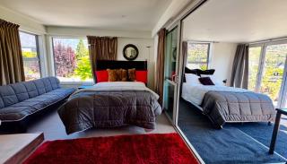 Airport Guesthouse - 1