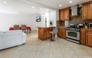 Cozy House - Hewitt - 4