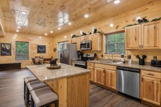 On Blackbeary Hill A cozy 3 BR cabin perfect for a getaway in an enchanting forest setting - Pigeon Forge - 5