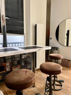 Chic Stay near Louvre & Eiffel Tour - Paris - 4