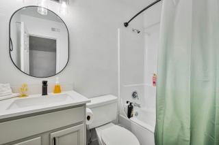 2B1B Stylish Escape with Free Parking - Tempe - 5