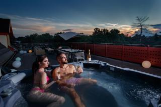 JEZERSKA RESIDENCE Palić with Jacuzzi & Pool - Palić - 0