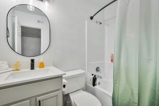 2B1B Stylish Haven with Parking - Tempe - 9