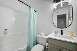 2B1B Stylish Escape with Parking - Tempe - 4