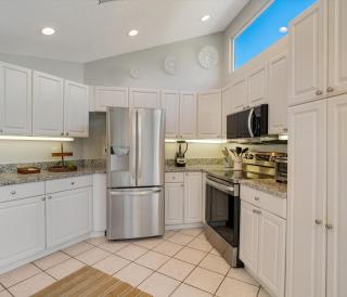 Luxe Siesta Key Home Pool Hot Tub Near Beach - 3