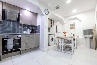 Indipendent flat with patio - Greenford - 8