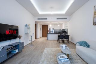 Luxe 1BR in Citywalk with Pool Balcony & More - 3
