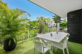 Spacious 3bdroom entertaining unit close to city, cafes and shops - 1