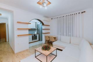 Cozy Center House - Tirana - 9