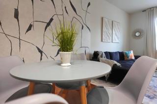 Modern City Loft Cozy 1BR & Free Parking - 4