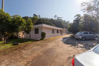 Casa Espaçosa com Piscina, Churrasqueira e Área verde em Sambaqui ao Lado da Praia - Floripa - Florianópolis - 5