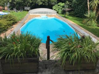 Family Holiday Home with Pool - Coray - 3