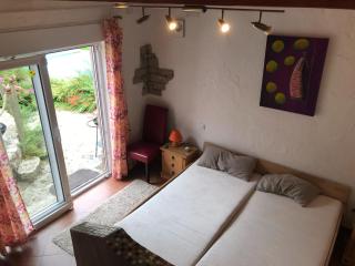 Family Holiday Home with Pool - Coray - 7