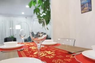 Snug house in Brossard near Montreal with 3 private parking - Brossard - 4