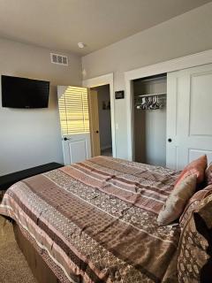 Cute and Cozy 3 Bedroom Townhome - 7