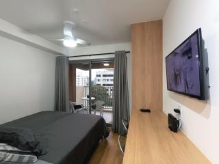 Pertinho da Paulista, cama King e sacada gostosa! - São Paulo - 0