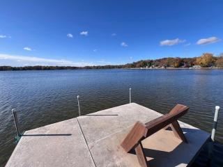 Comfortable Cabin on Lake and 20 min from Ski Hill and Alpine Valley - Burlington - 0