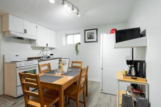 Modern & Spacious 2BR 2BA Suite All Amenities Included - Brampton - 7