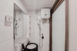 Nice and Cozy Studio at Sky House BSD Apartment By Travelio - Tangerang - 1