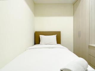 Well Furnished and Cozy 2BR Pollux Chadstone Apartment By Travelio - 4