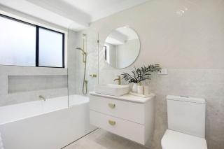 Newly Renovated, Quiet, 5min Walk to the Beach - 1