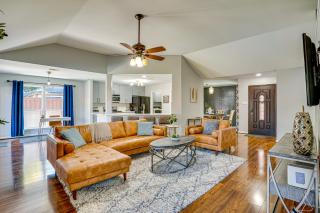 Outdoor Oasis with Pool Grand Prairie Family Home! - Arlington - 8