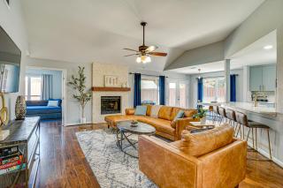 Outdoor Oasis with Pool Grand Prairie Family Home! - Arlington - 7
